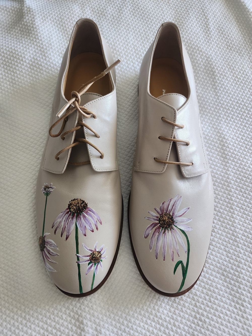 Vernazza Vero Cuoio Cream Leather Oxford Flats with Pink Floral Detail